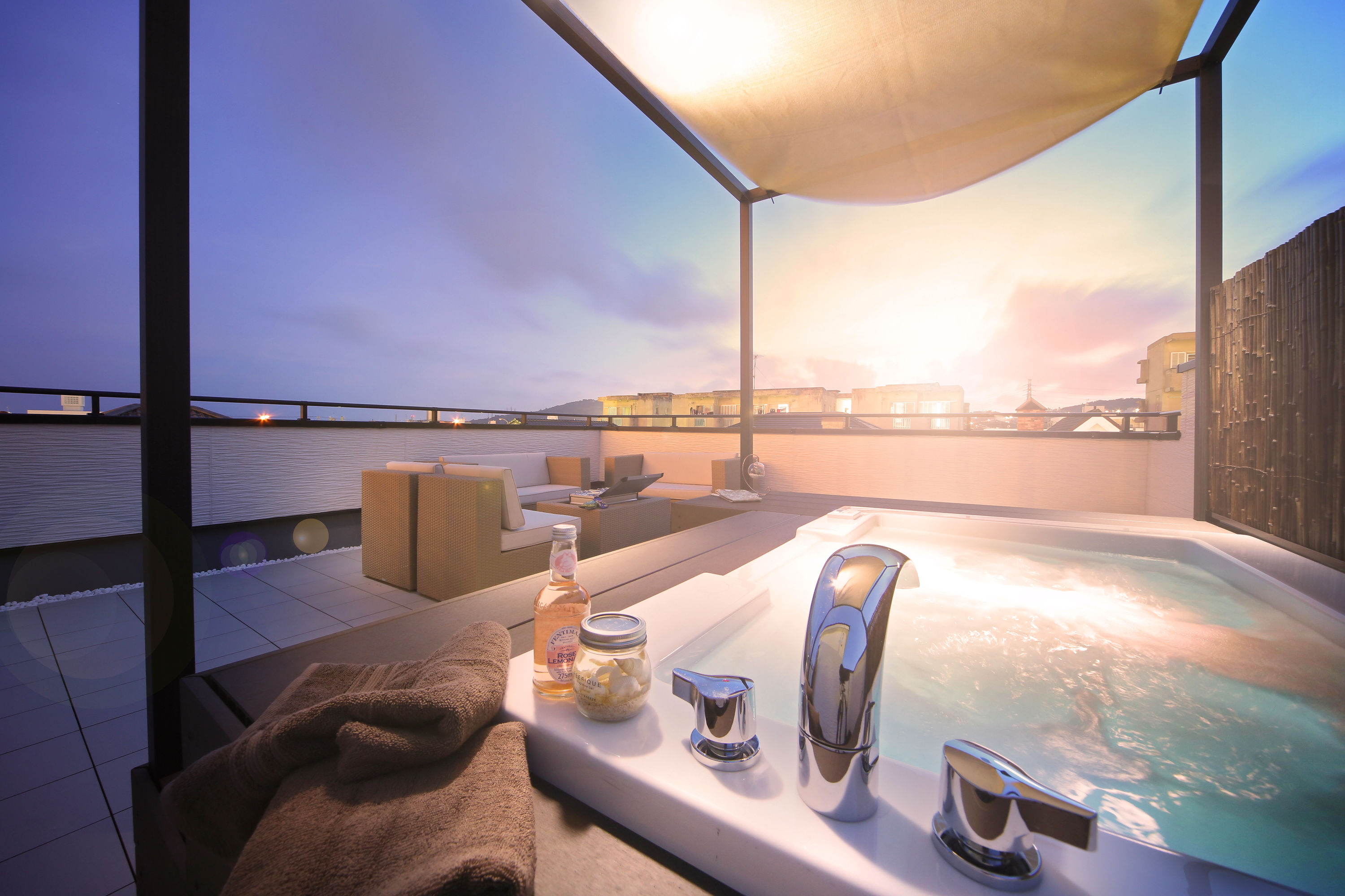 株式会社 アイム・ユニバース 沖縄支社