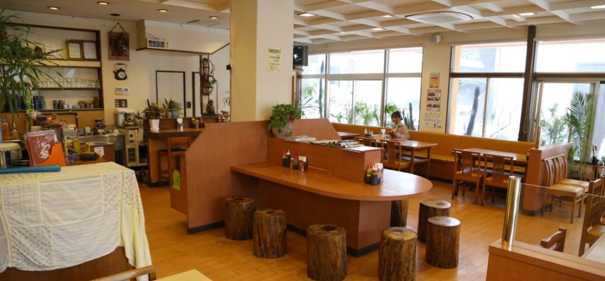 とんかつの店 かつ家