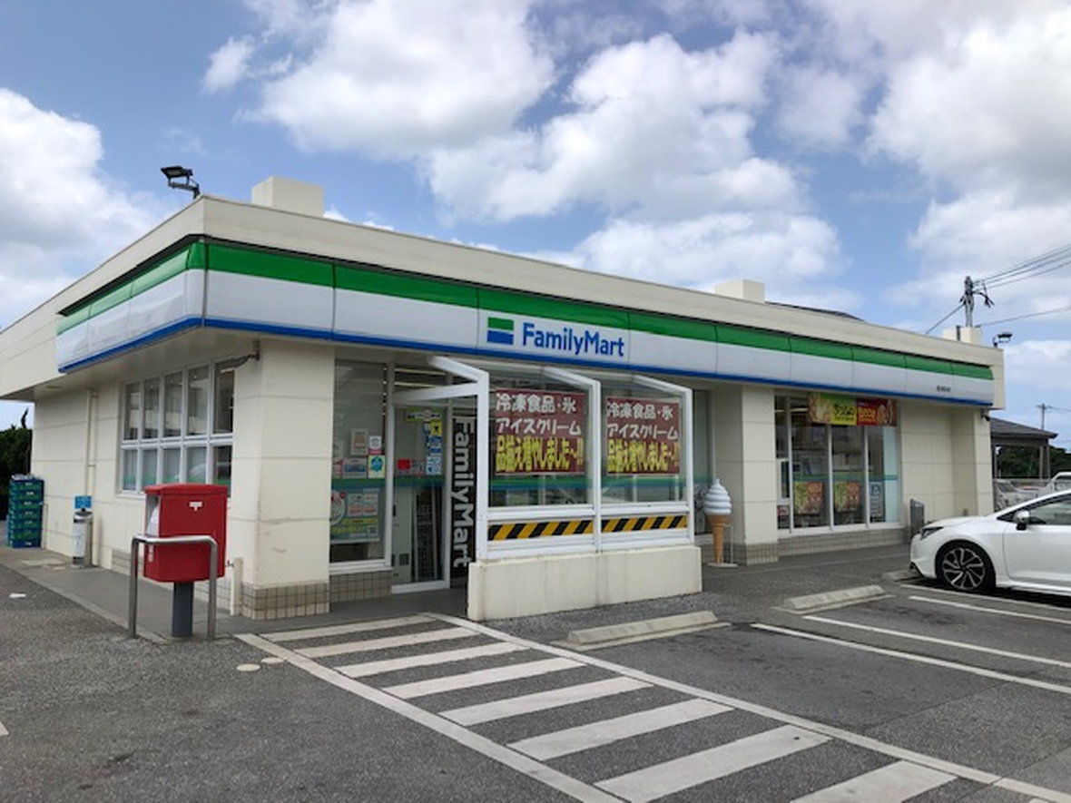 ファミリーマート読谷長浜店