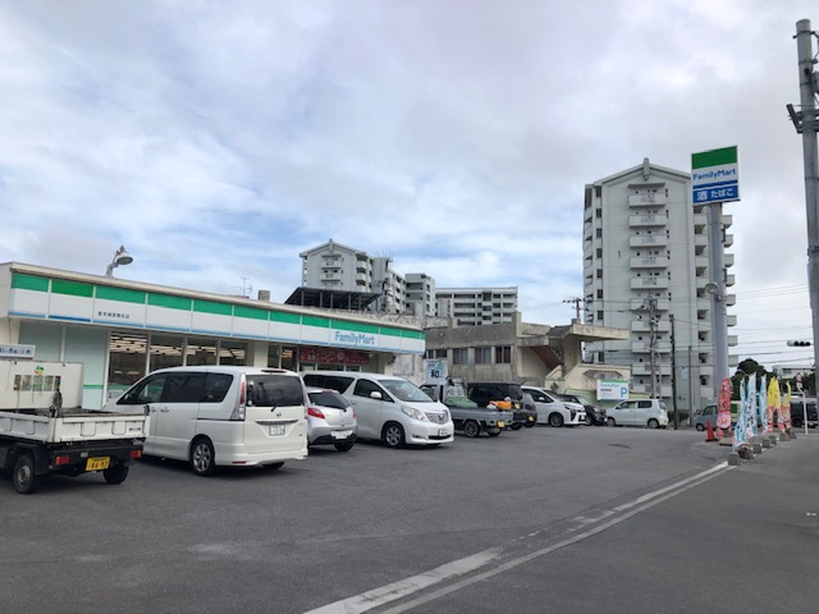 ファミリーマート豊見城渡橋名店