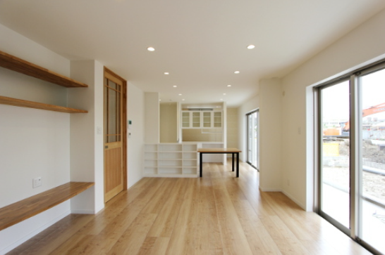 アイワ企画 株式会社