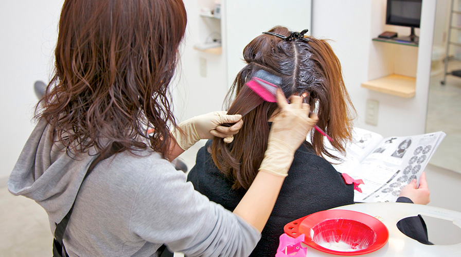 ヘアカラー専門店 ヘアカラーズ　サンエー喜友名店