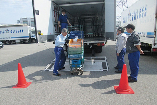 三紀運輸株式会社 メイン画像-2