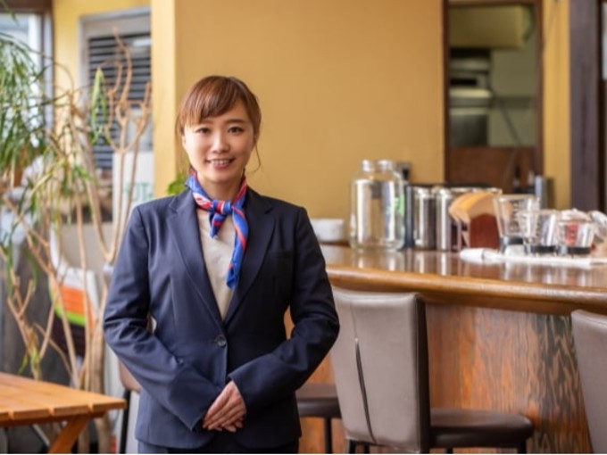 【ホテルラウンジ接客（カクテルバー）】4.5H勤務／週3日～OK！ | オール・フォア沖縄株式会社の求人