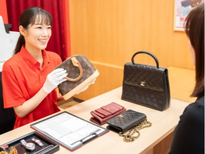 ＼未経験者歓迎／買取受付スタッフ(ノルマなし)【ジュエリー買取店での査定やデータ入力など】 | ジュエルカフェ 中城モール店の求人